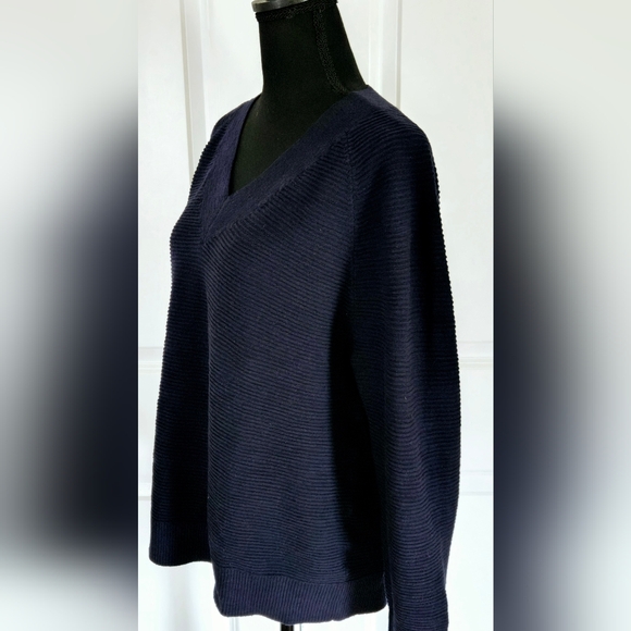 LOFT V-Neck SweaterTextured Navy Sz Sm - Picture 3 of 7